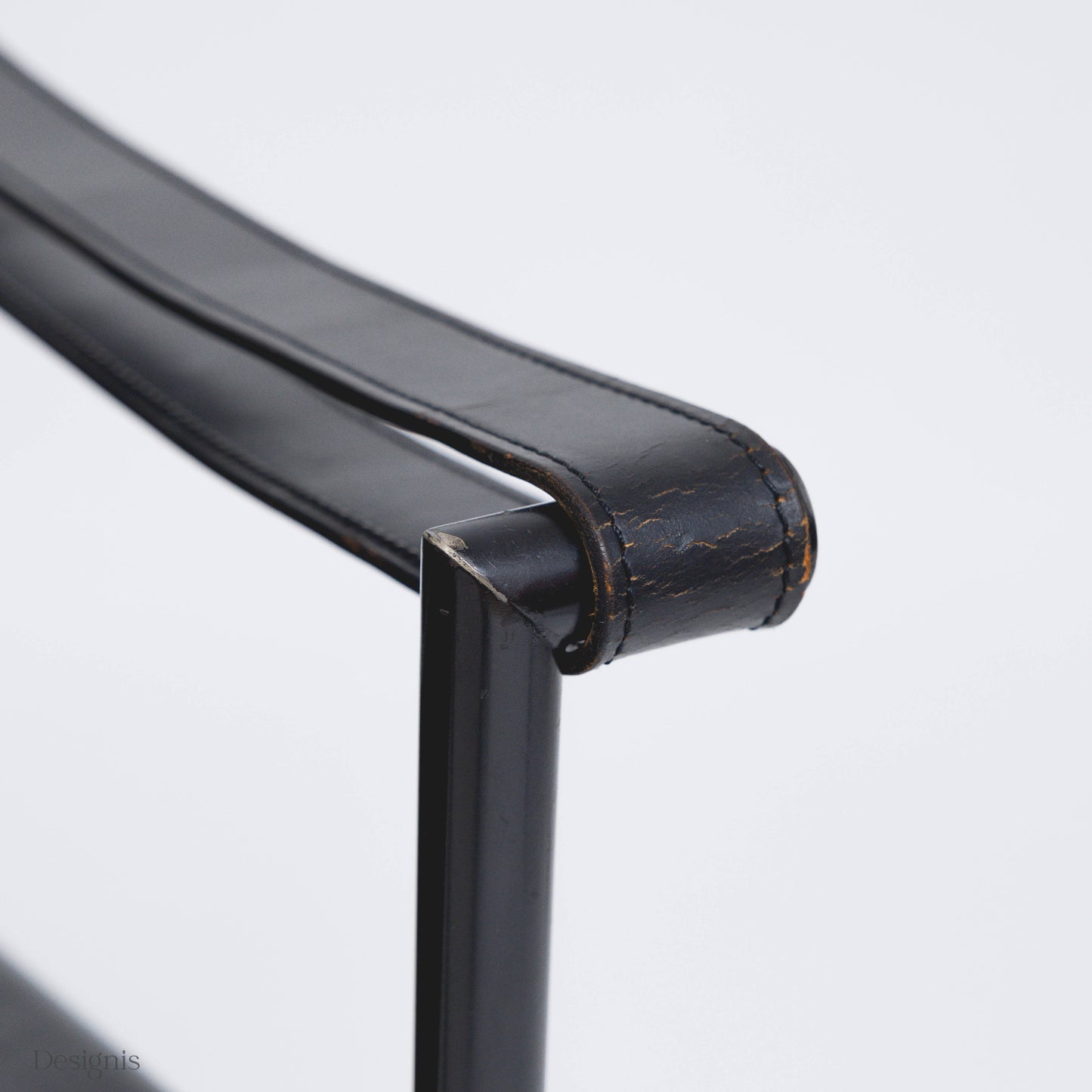 Cassina LC1, Schwarz