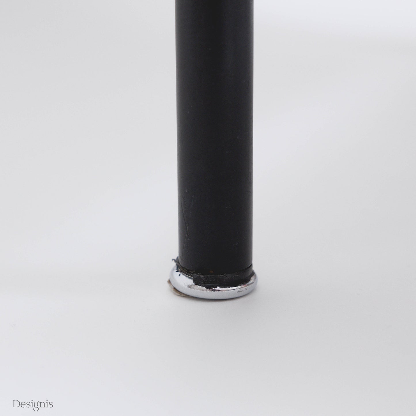 Cassina LC1, Schwarz