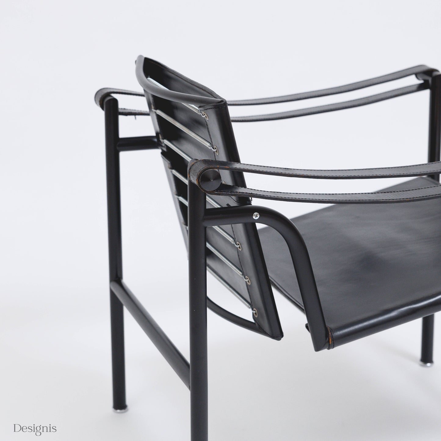 Cassina LC1, Schwarz