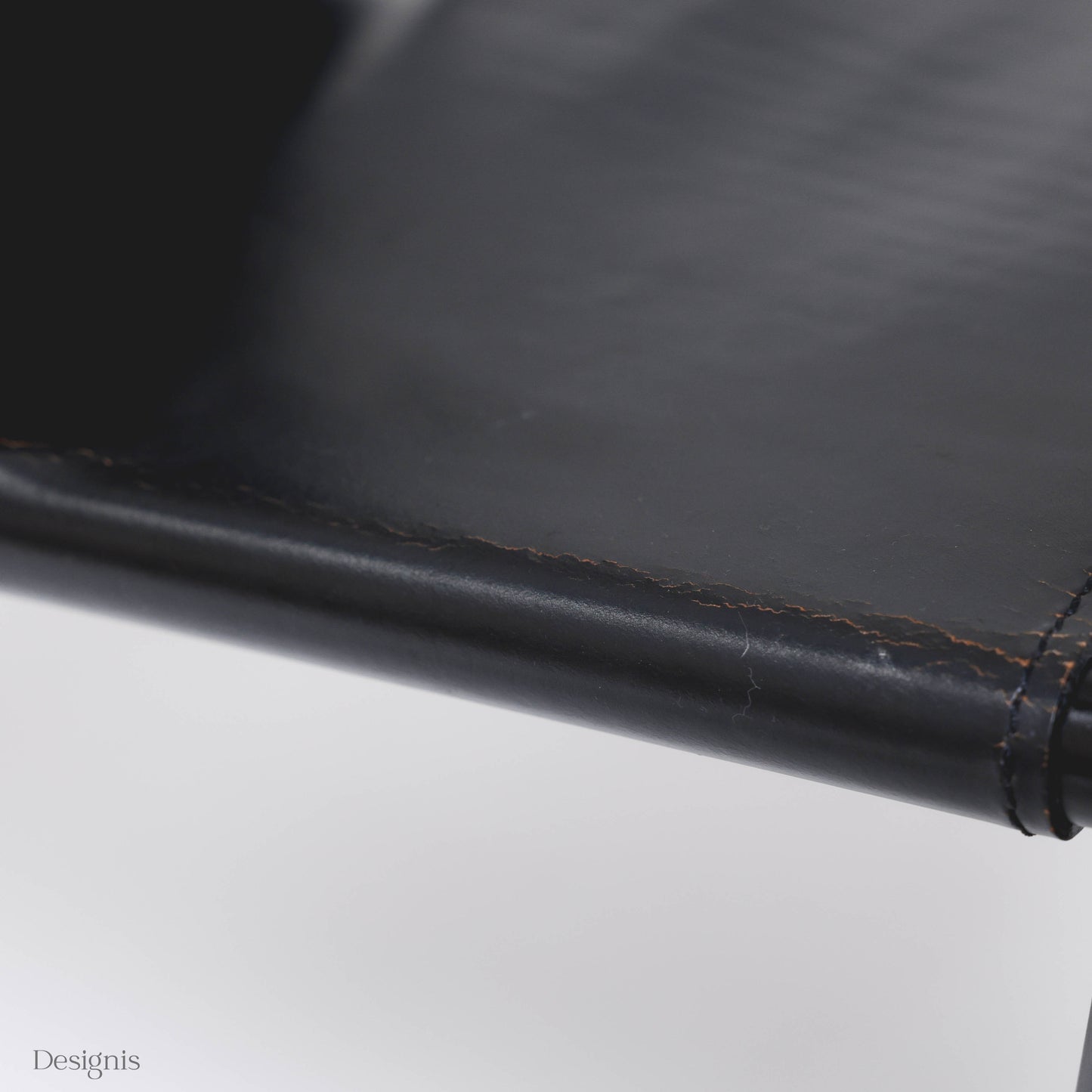 Cassina LC1, Schwarz