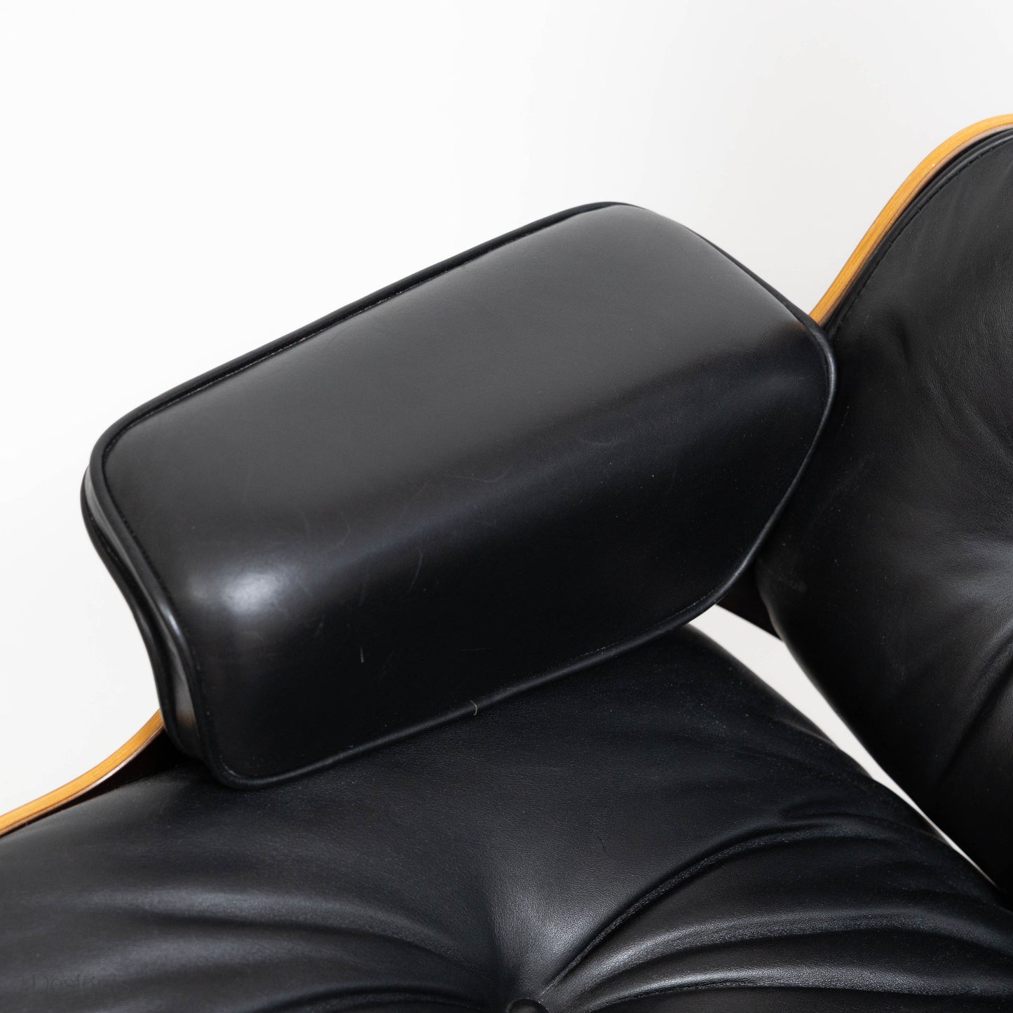 Vitra Eames Lounge Chair, Kirsche