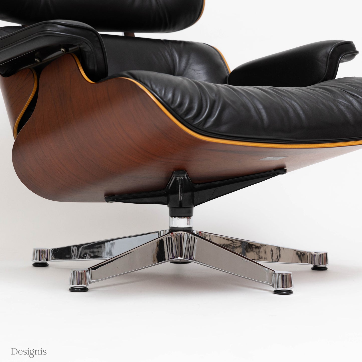 Vitra Eames Lounge Chair, Kirsche