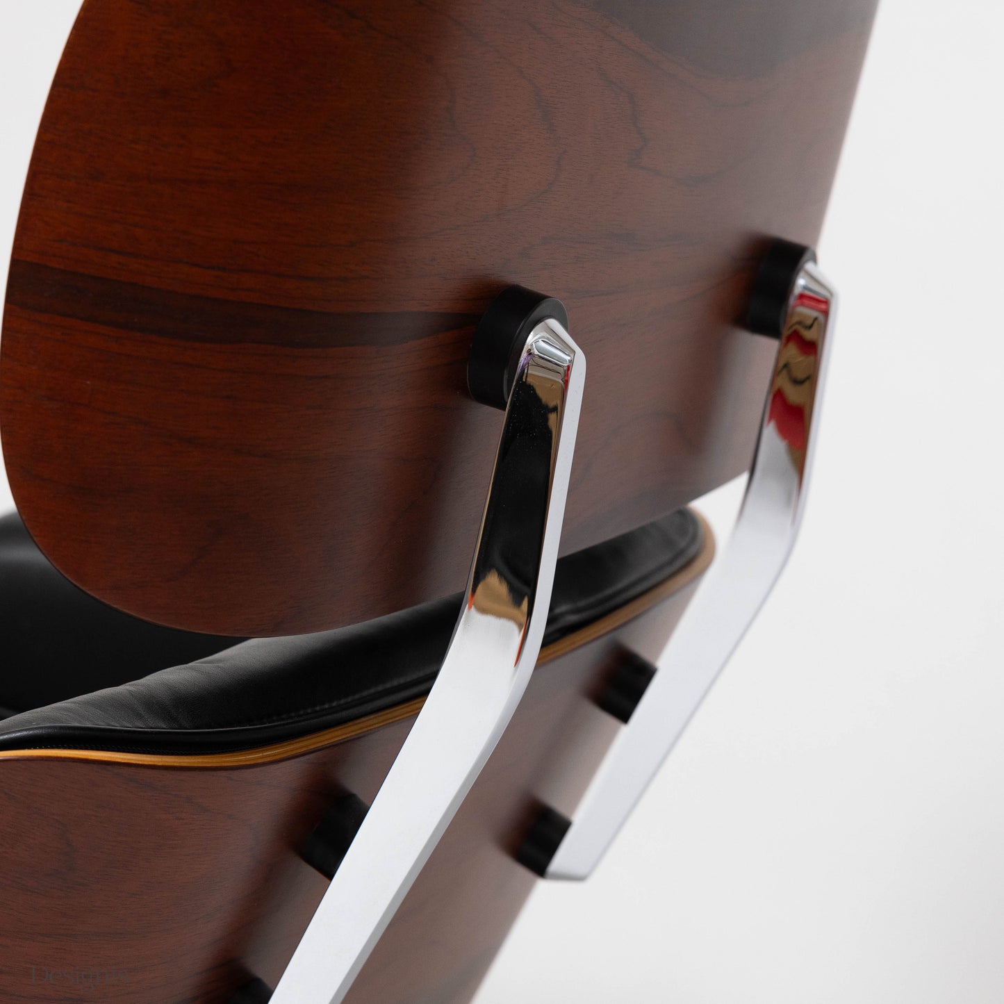 Vitra Eames Lounge Chair, Kirsche