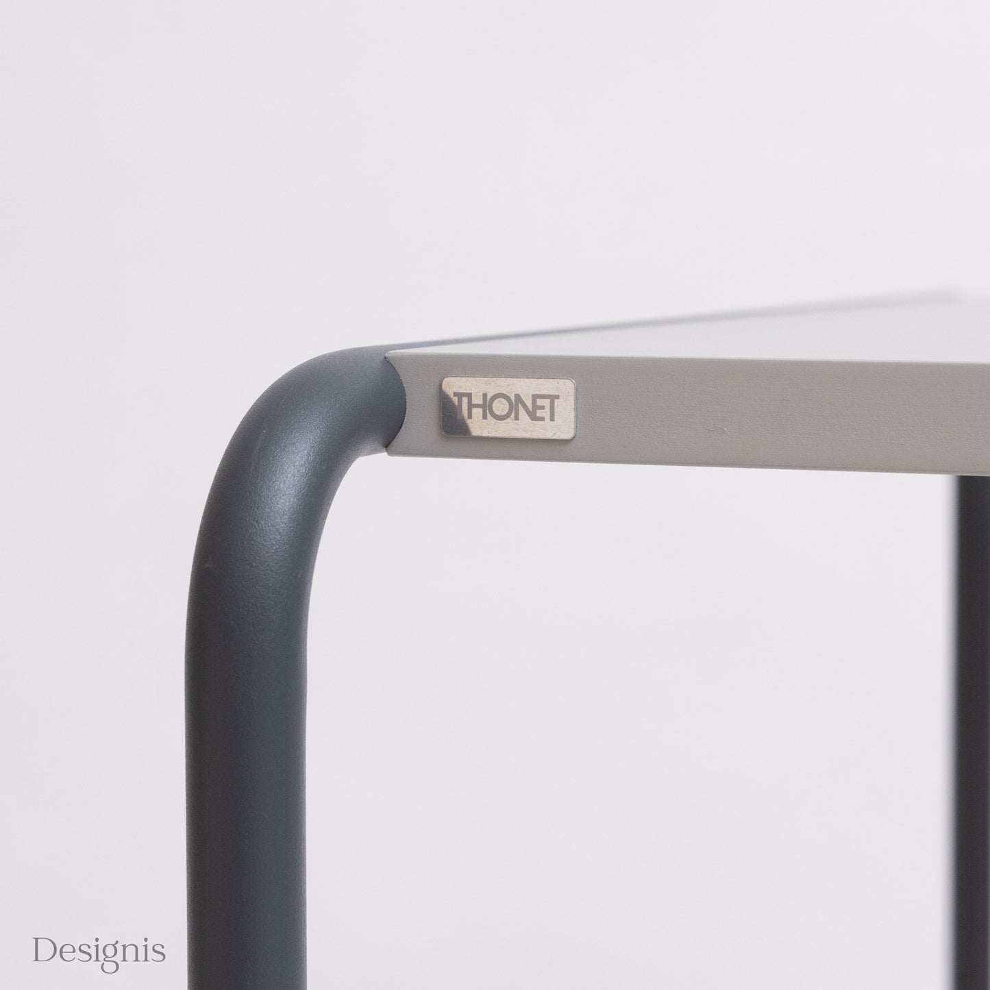 Thonet B9d Satztisch, Beistelltisch, Graugrau