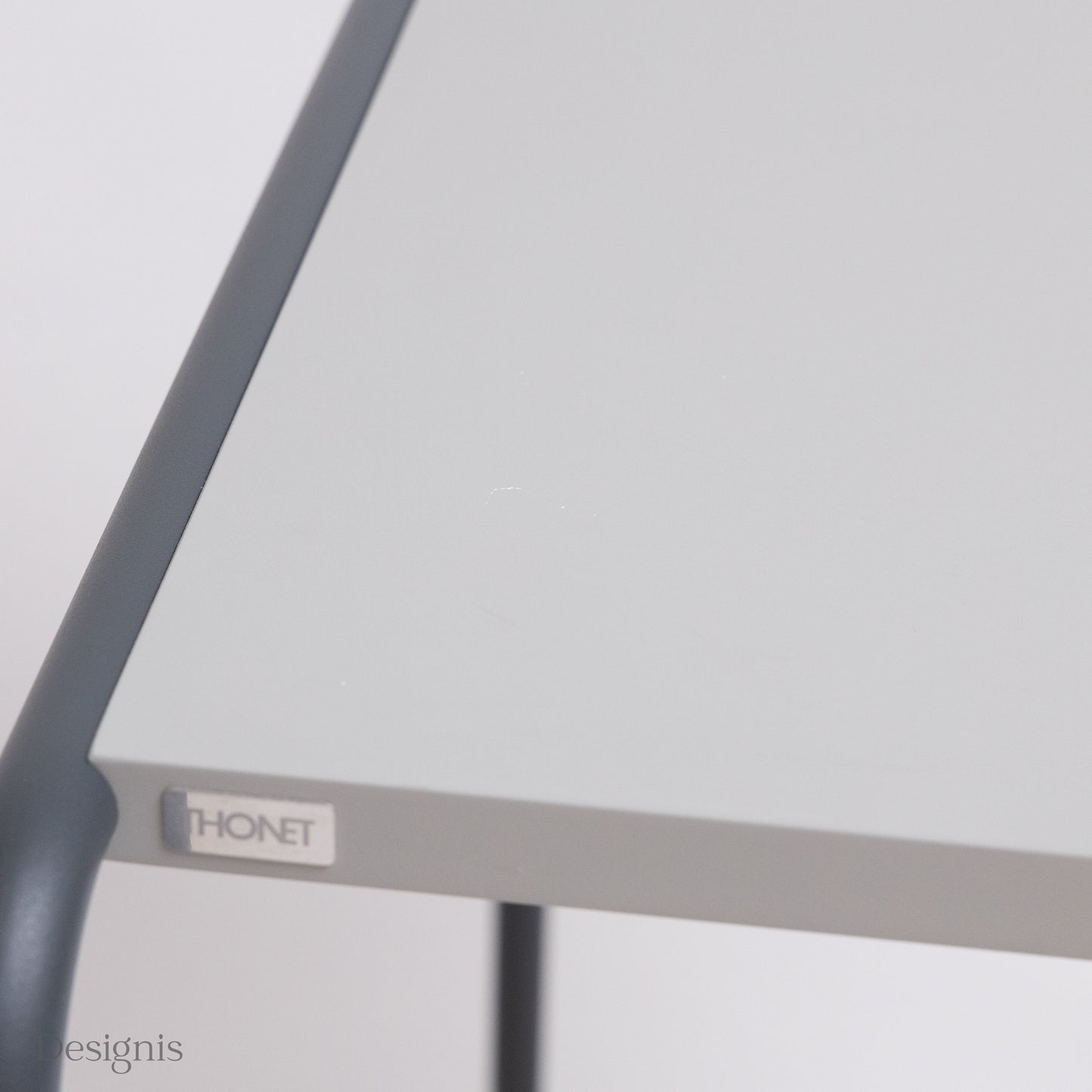 Thonet B9d Satztisch, Beistelltisch, Graugrau