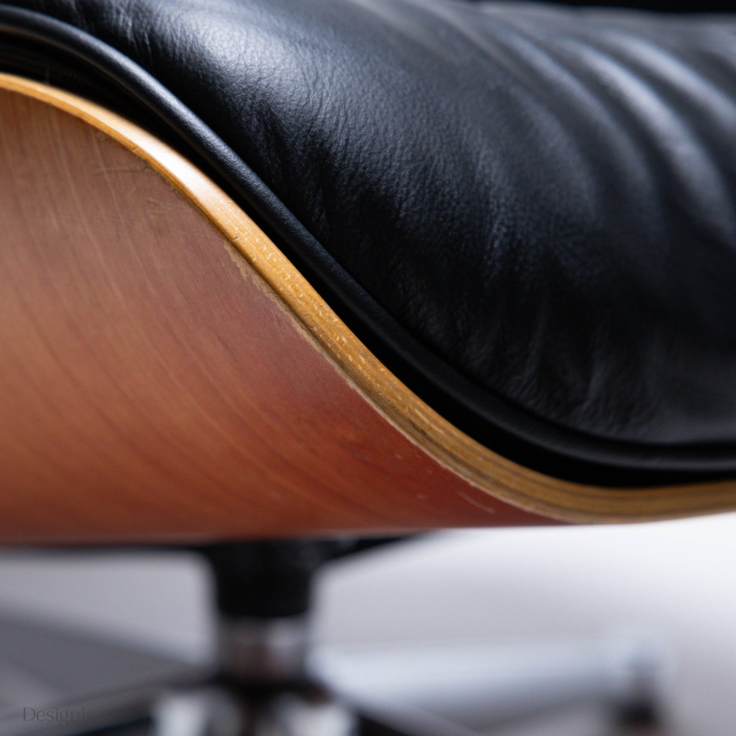 Vitra Eames Lounge Chair mit Ottomane, Kirsche