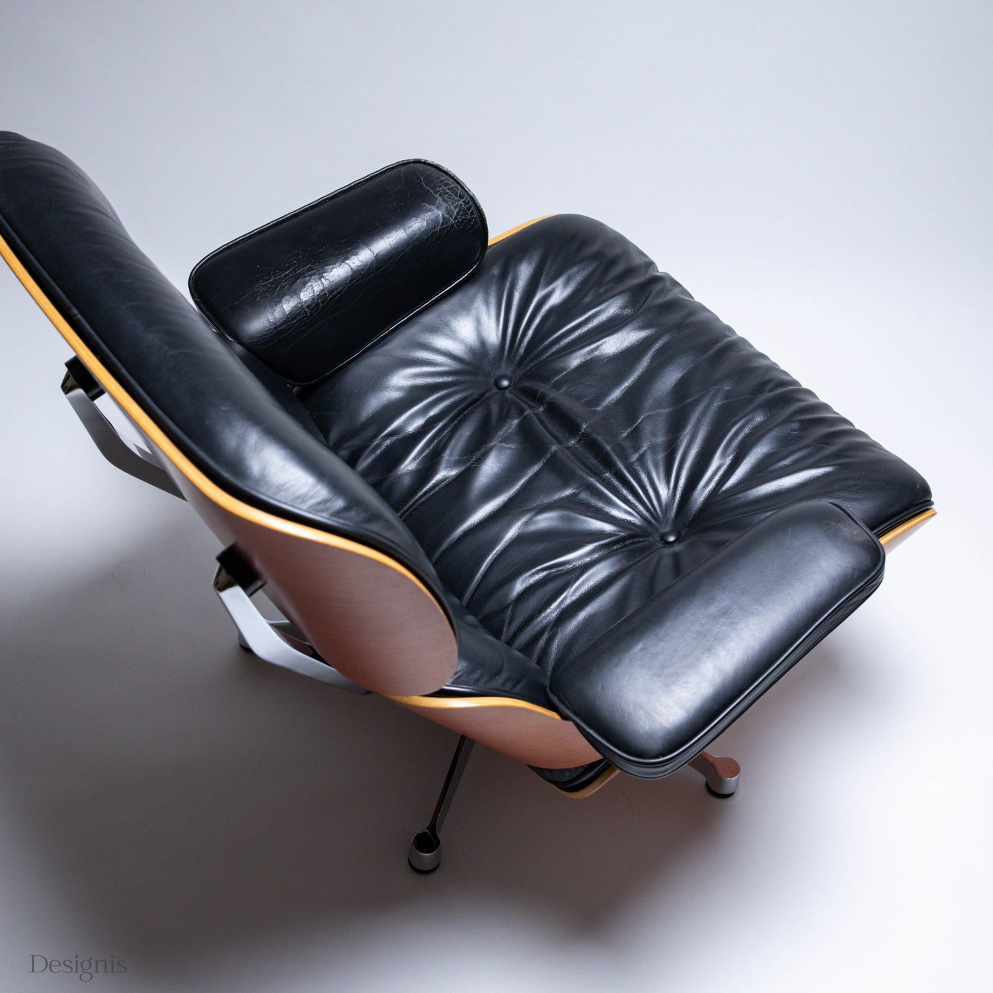 Vitra Eames Lounge Chair mit Ottomane, Kirsche
