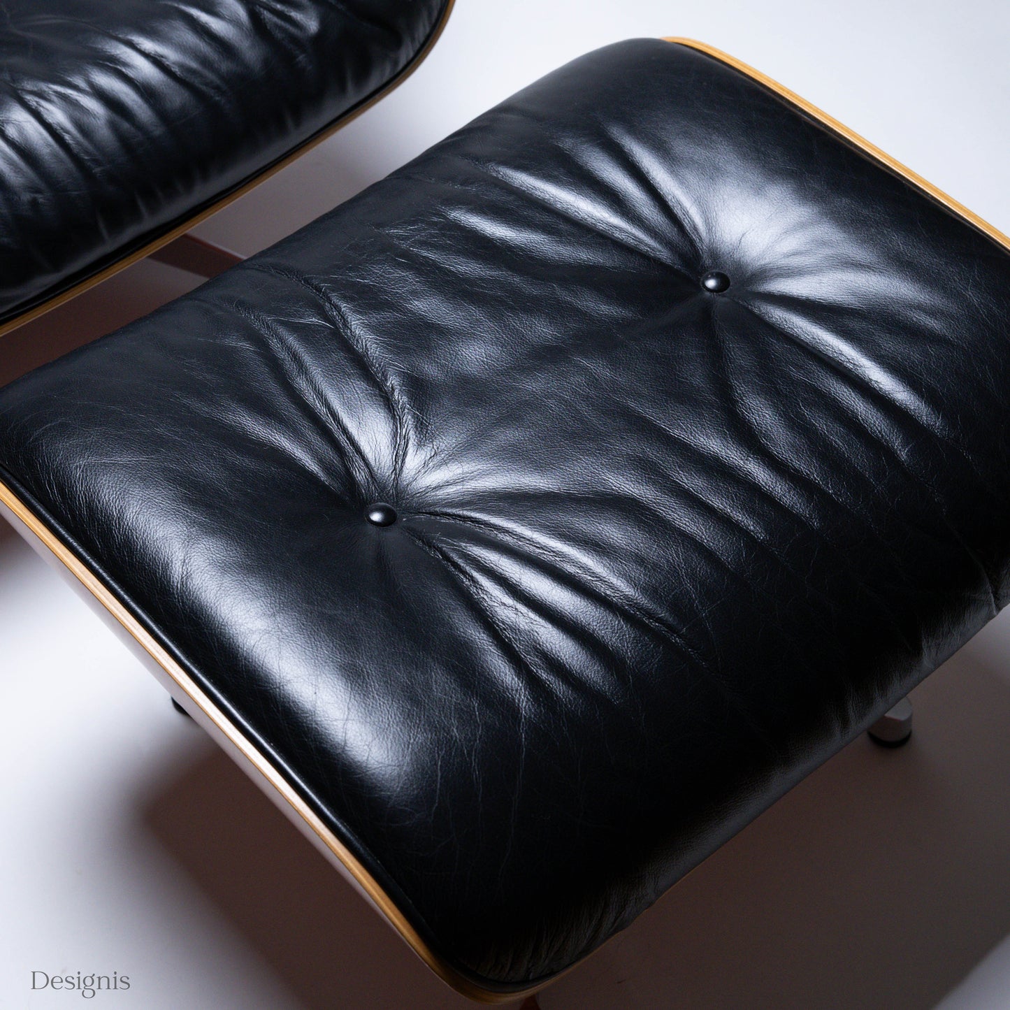 Vitra Eames Lounge Chair mit Ottomane, Kirsche