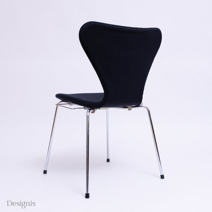 Fritz Hansen Serie 7 Stuhl, Vollpolster, dunkelblau