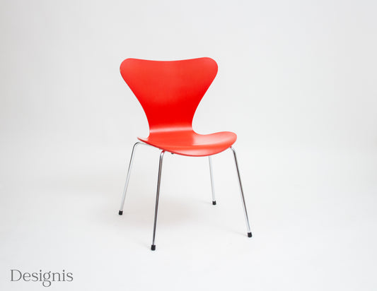 Fritz Hansen Serie 7 Stuhl | rot