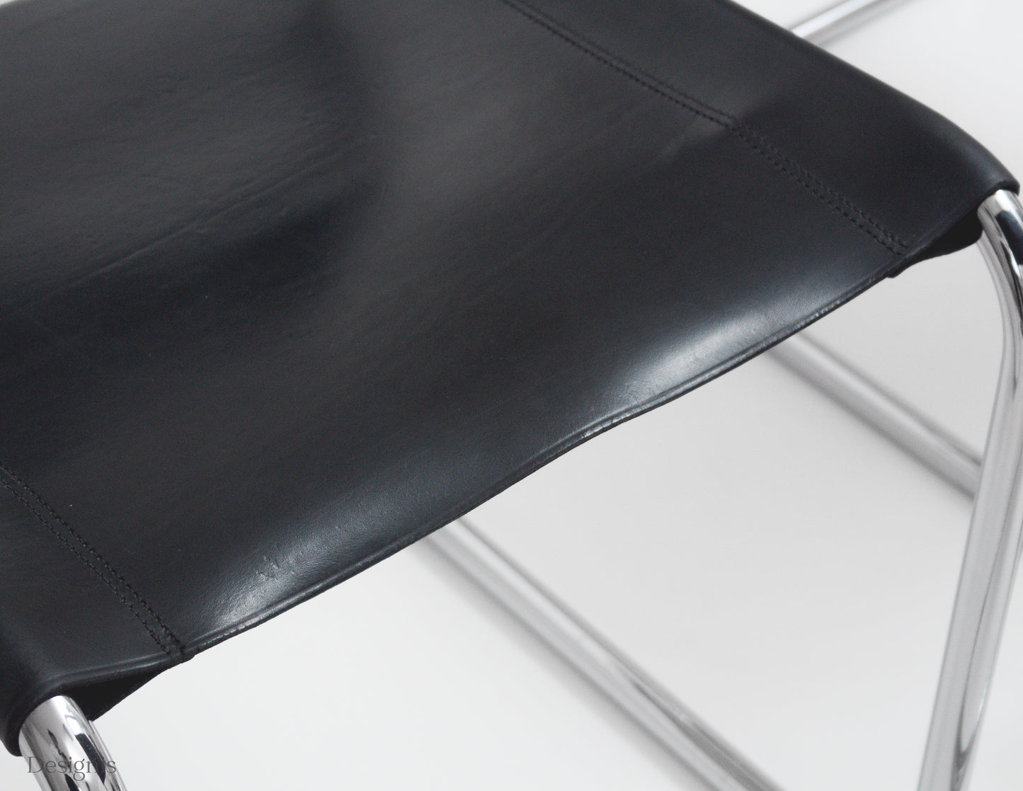 Thonet S33 Freischwinger | Schwarz | Leder