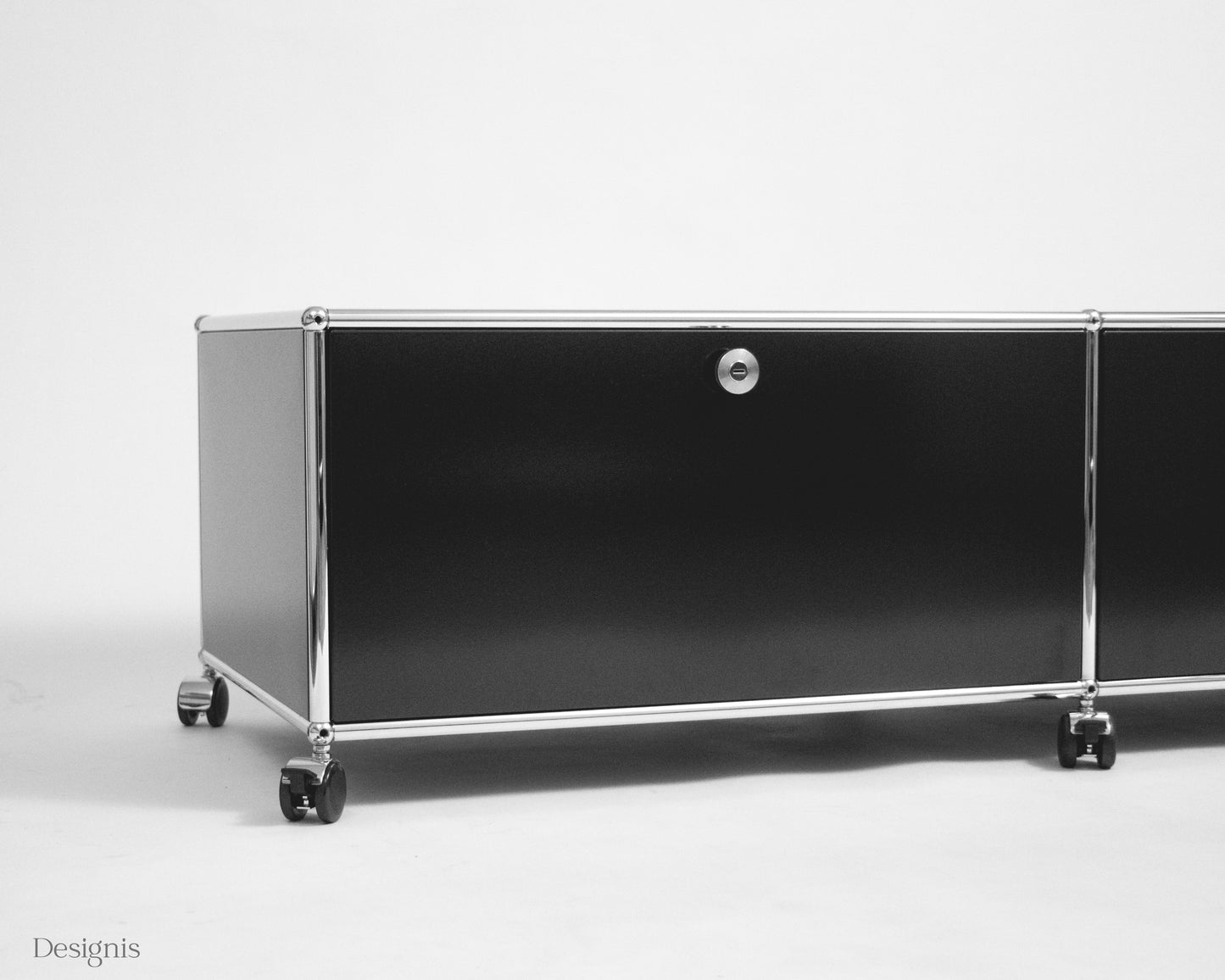 USM Haller Lowboard, Graphitschwarz, Schubladen